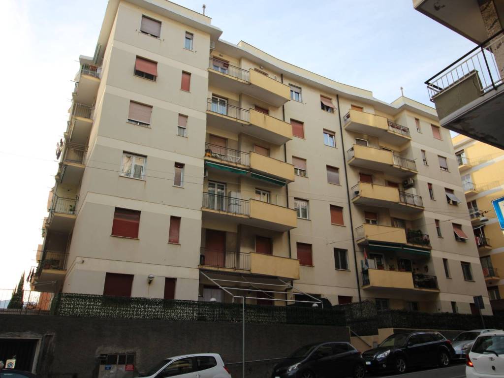 appartamento in vendita a Genova in zona Palmaro / Pra'