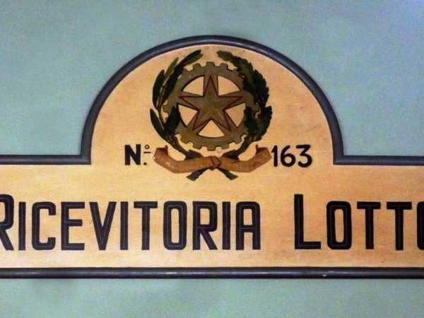 negozio in vendita a Genova in zona Sampierdarena