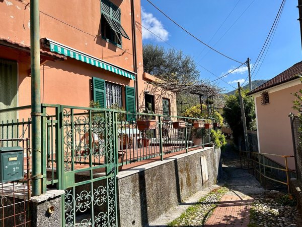 appartamento in vendita a Genova in zona Struppa
