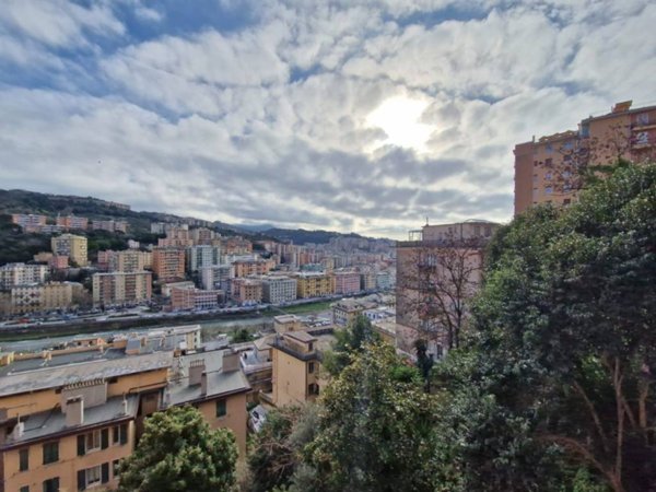 appartamento in vendita a Genova in zona Quezzi