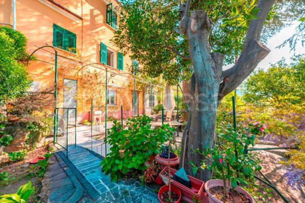 casa indipendente in vendita a Genova in zona Nervi