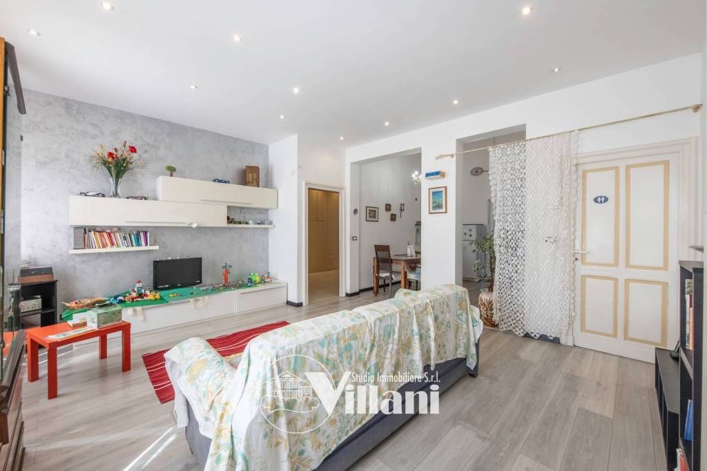 appartamento in vendita a Genova in zona Sturla