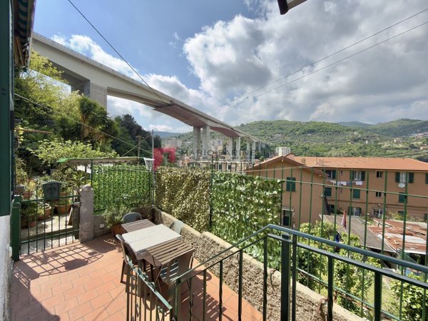 appartamento in vendita a Genova in zona Staglieno