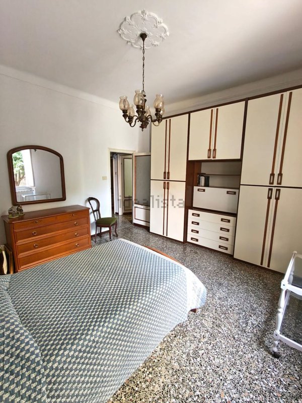 appartamento in vendita a Genova in zona Rivarolo