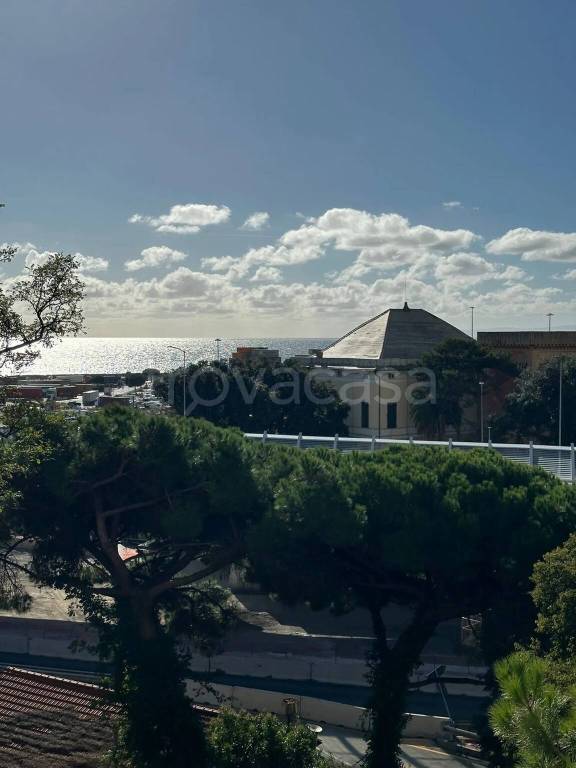 appartamento in vendita a Genova in zona Palmaro / Pra'