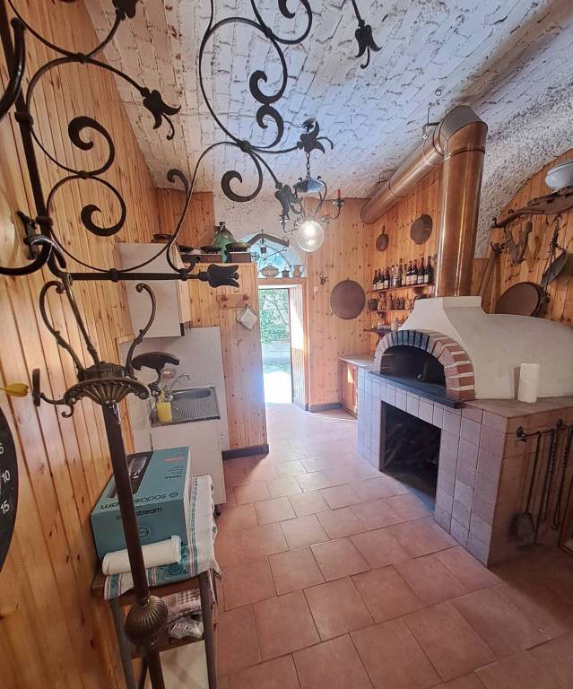 locale commerciale in vendita a Genova