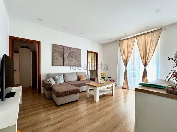 appartamento in vendita a Genova in zona Sestri Ponente