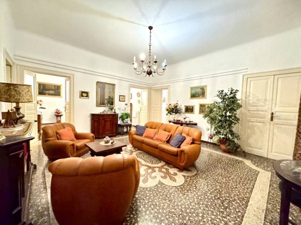 appartamento in vendita a Genova in zona Castelletto