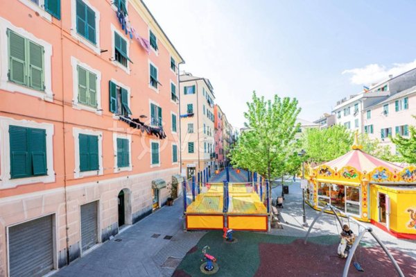 appartamento in vendita a Genova in zona Sestri Ponente