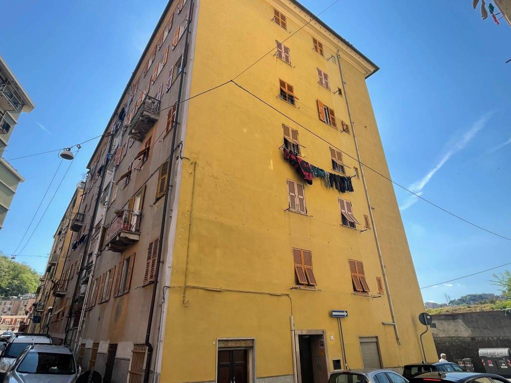 appartamento in vendita a Genova in zona Sampierdarena
