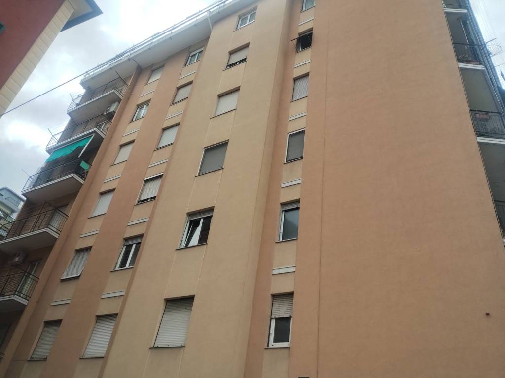 appartamento in vendita a Genova in zona Rivarolo