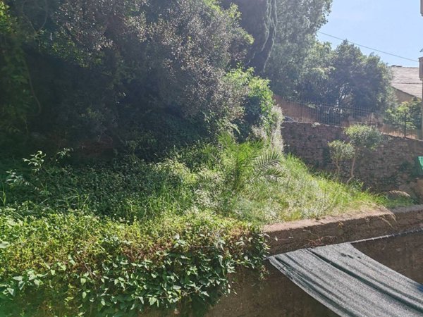 appartamento in vendita a Genova in zona Quezzi