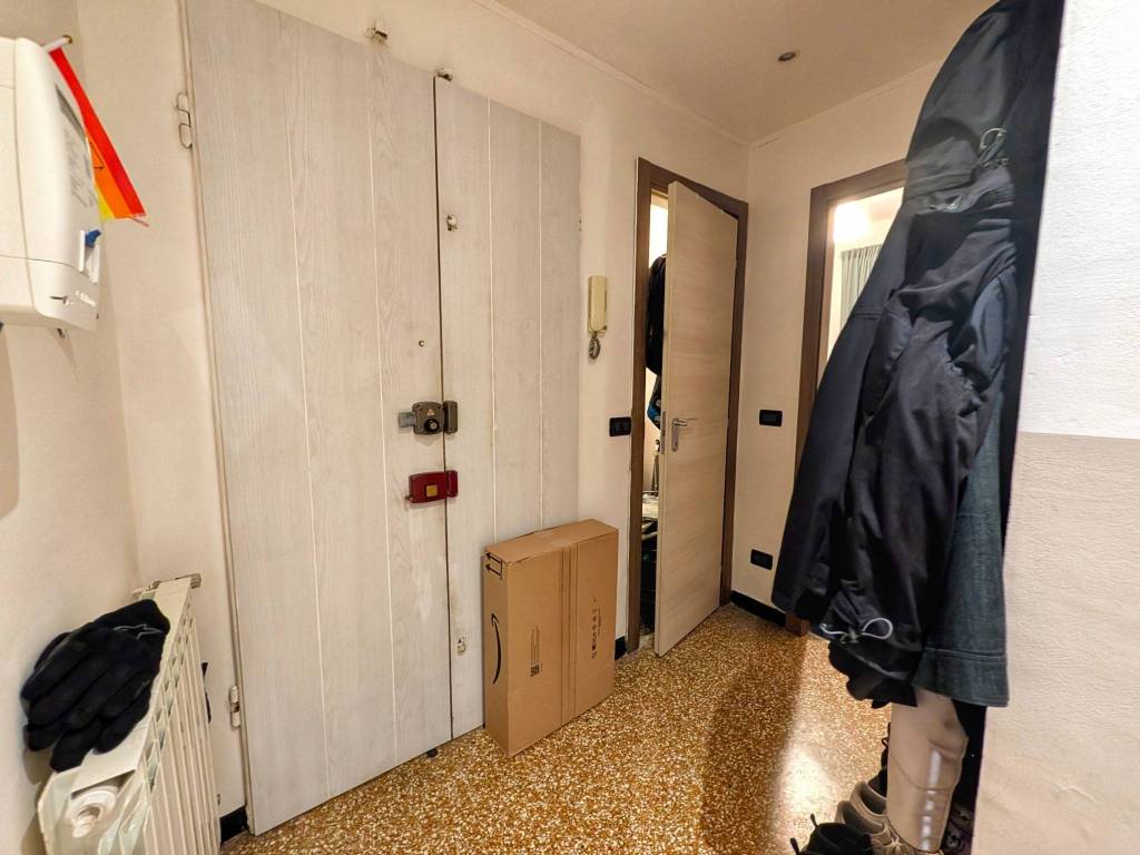 appartamento in vendita a Genova in zona Molassana