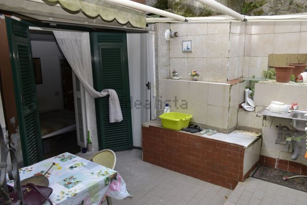 appartamento in vendita a Genova in zona Quezzi