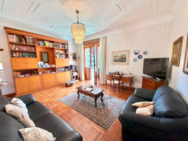 appartamento in vendita a Genova in zona Pegli