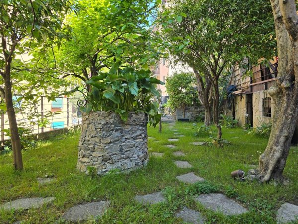 casa indipendente in vendita a Genova in zona Molassana