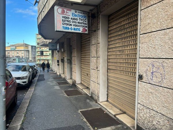 negozio in vendita a Genova in zona San Martino