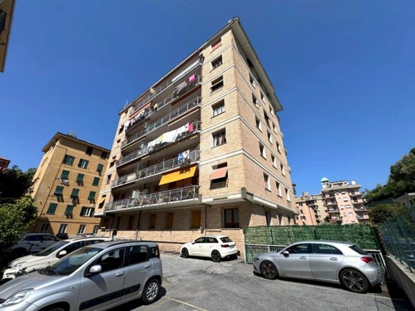 appartamento in vendita a Genova in zona Bolzaneto