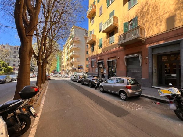 negozio in vendita a Genova in zona Marassi