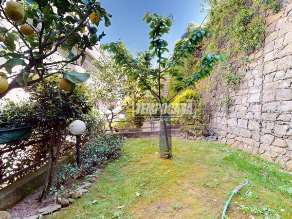 appartamento in vendita a Genova in zona Apparizione