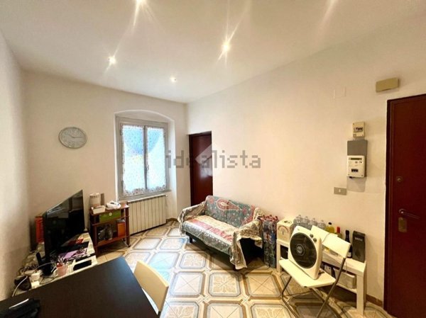 appartamento in vendita a Genova in zona Rivarolo