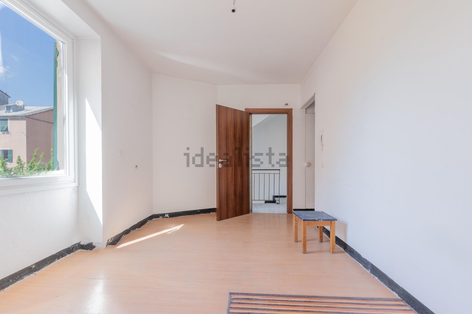 appartamento in vendita a Genova in zona Sestri Ponente