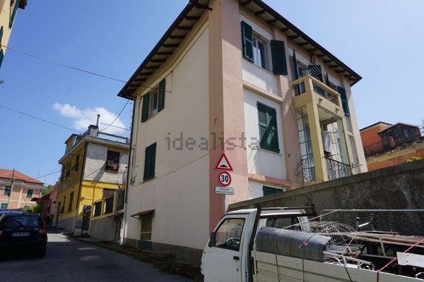 appartamento in vendita a Genova in zona Certosa