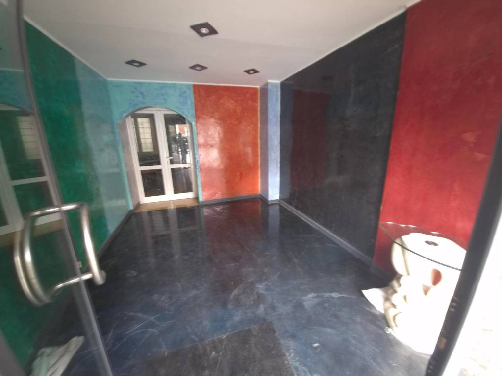 negozio in vendita a Genova in zona Marassi