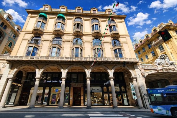 ufficio in vendita a Genova in zona San Vincenzo