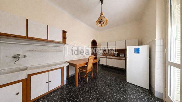appartamento in vendita a Genova in zona Sestri Ponente