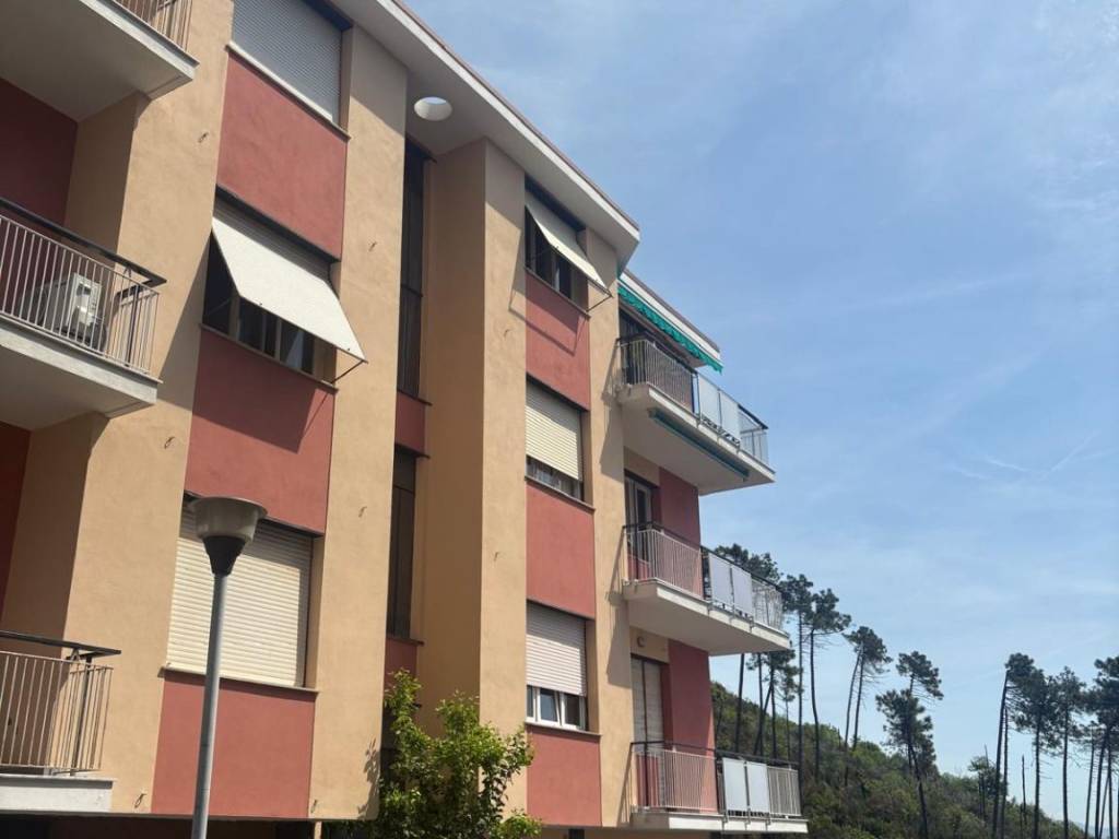 appartamento in vendita a Genova in zona Pegli