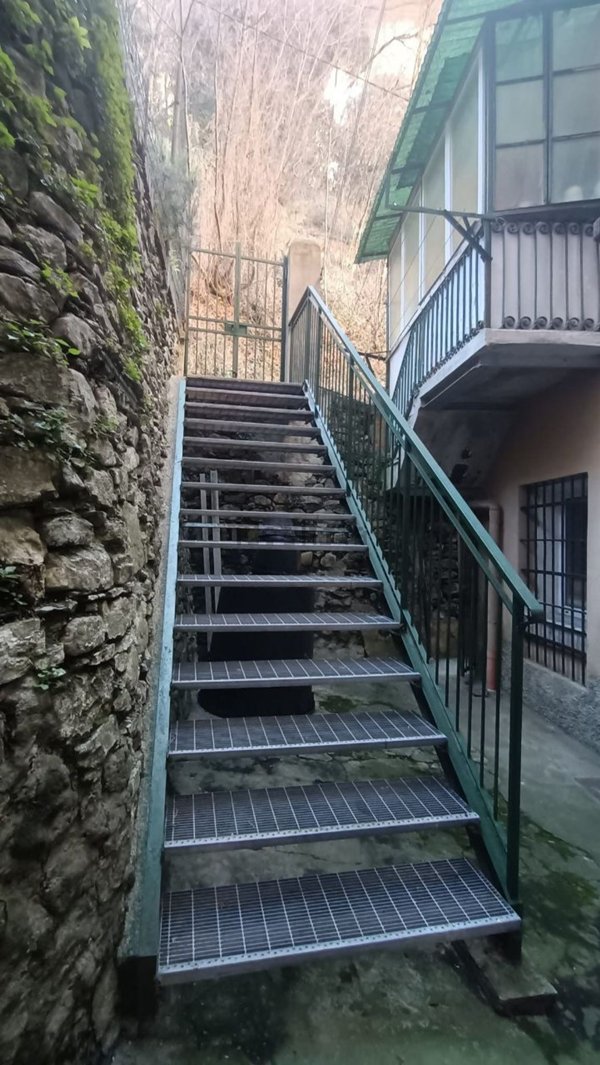 locale di sgombero in vendita a Genova in zona Staglieno