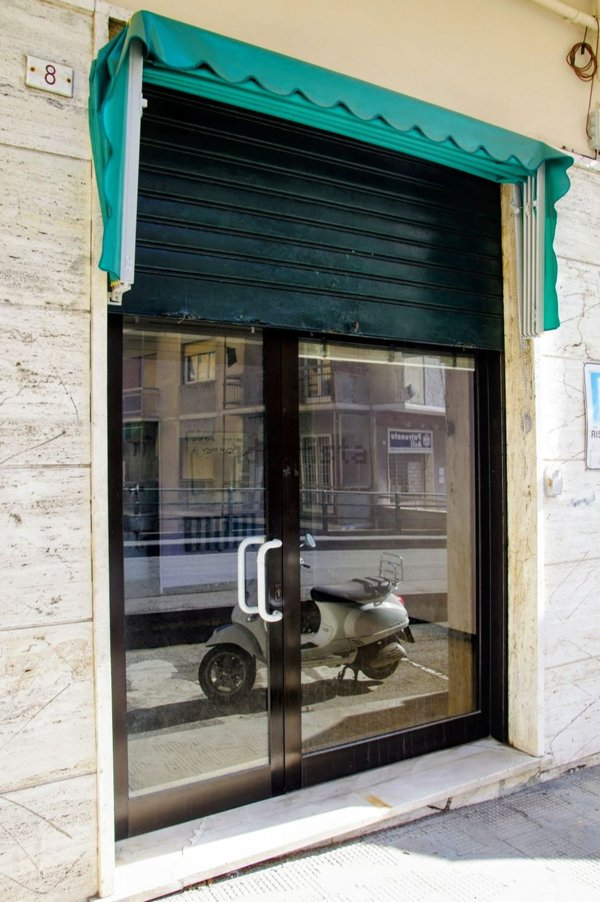 negozio in vendita a Genova