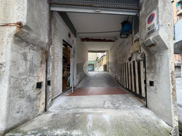 locale commerciale in vendita a Genova in zona San Fruttuoso