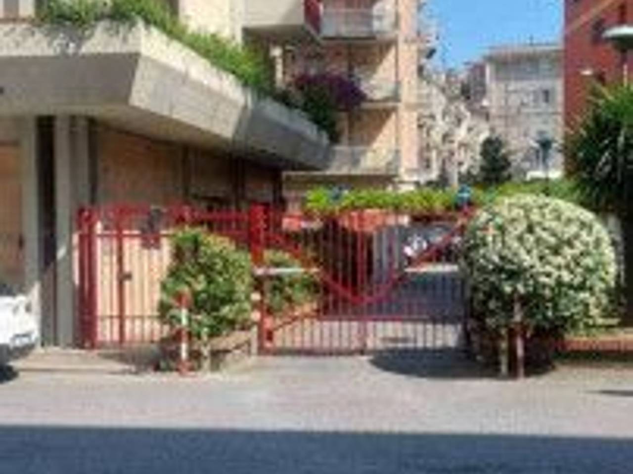 negozio in vendita a Genova in zona Cornigliano