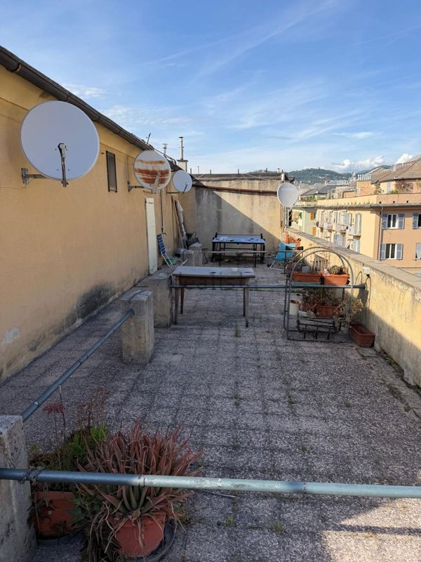 appartamento in vendita a Genova in zona Foce