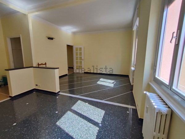 appartamento in vendita a Genova in zona Sestri Ponente