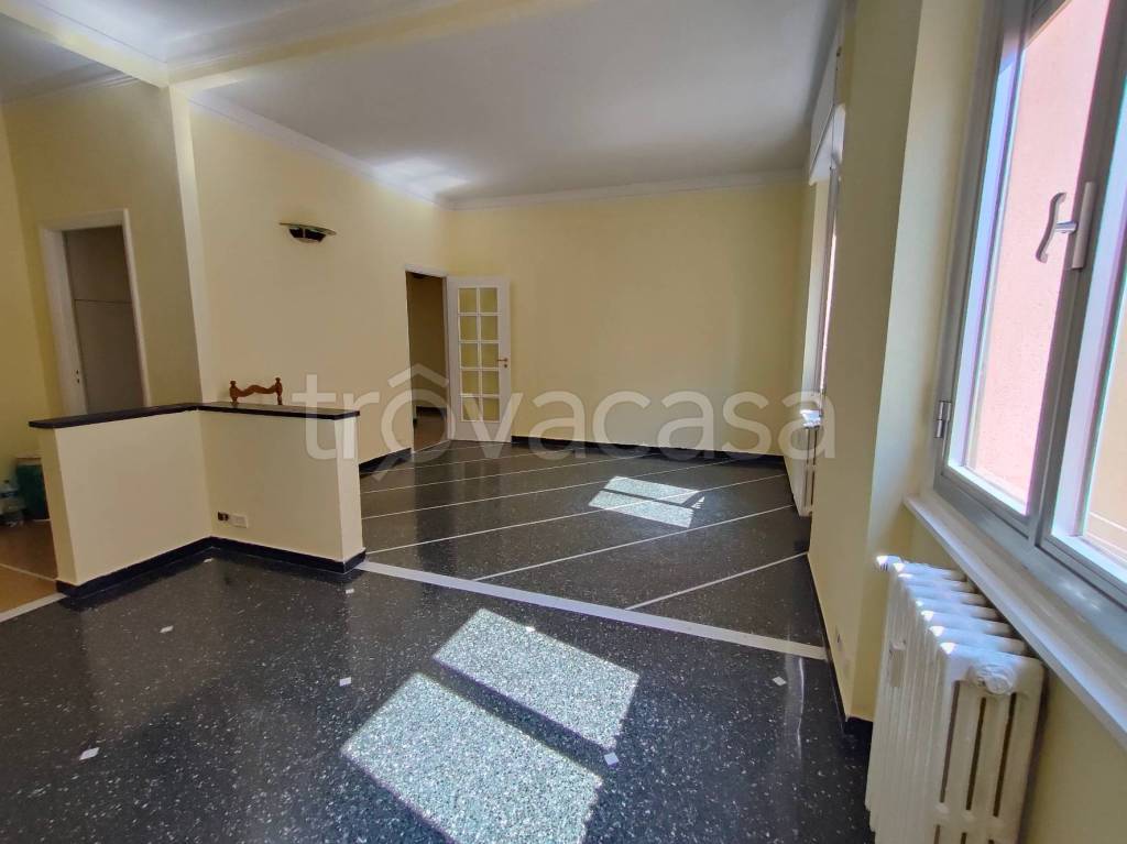 appartamento in vendita a Genova in zona Sestri Ponente