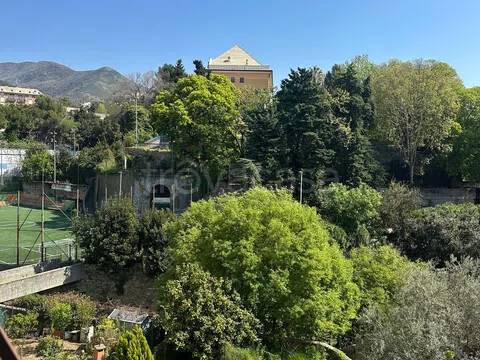 appartamento in vendita a Genova in zona Sestri Ponente