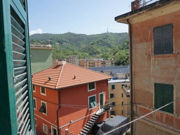 appartamento in vendita a Genova in zona Rivarolo