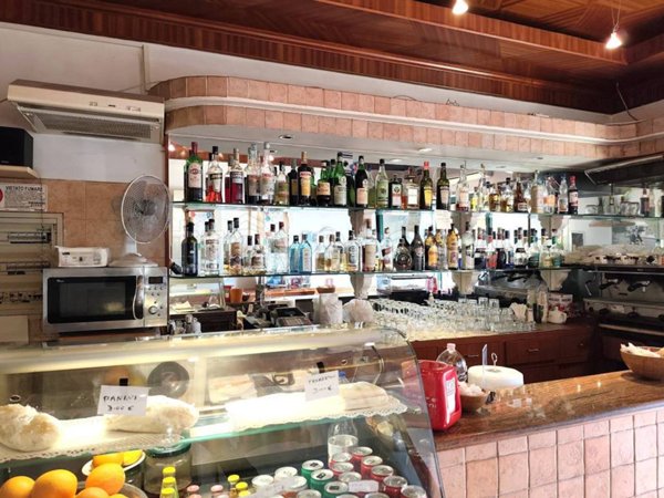 negozio in vendita a Genova in zona Foce