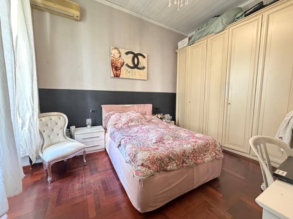 appartamento in vendita a Genova in zona Foce