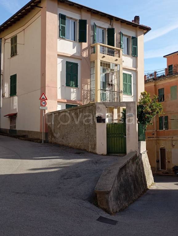 appartamento in vendita a Genova in zona Rivarolo