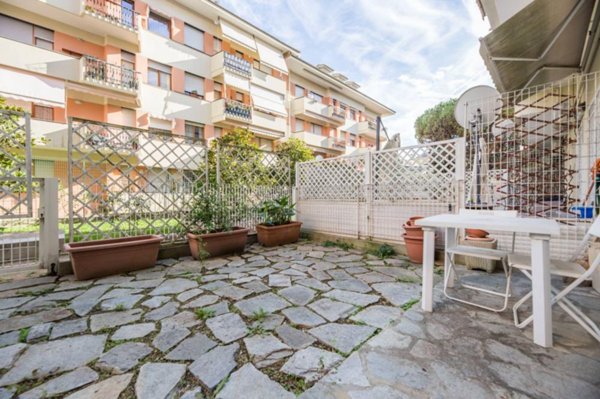 appartamento in vendita a Genova in zona Sturla