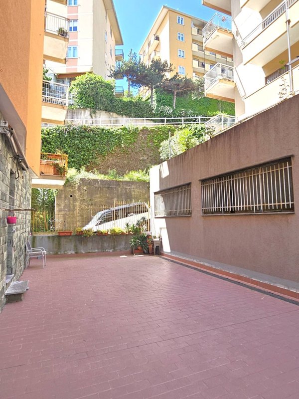 appartamento in vendita a Genova in zona Lagaccio / Granarolo