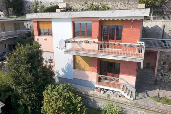 casa indipendente in vendita a Genova in zona Castelletto