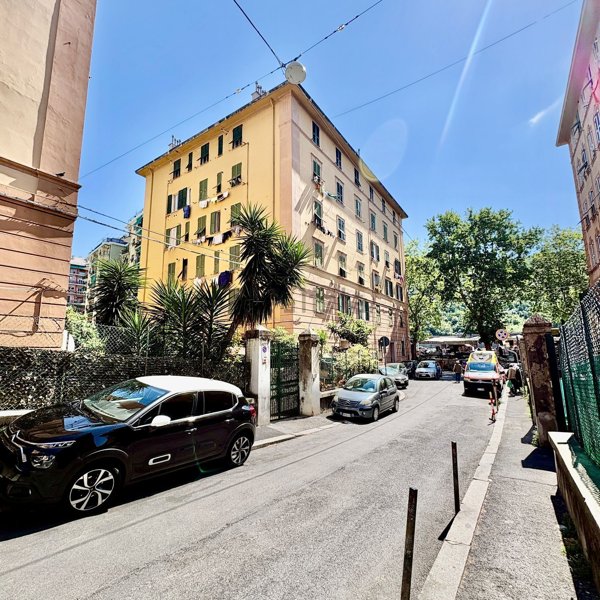 appartamento in vendita a Genova in zona Molassana