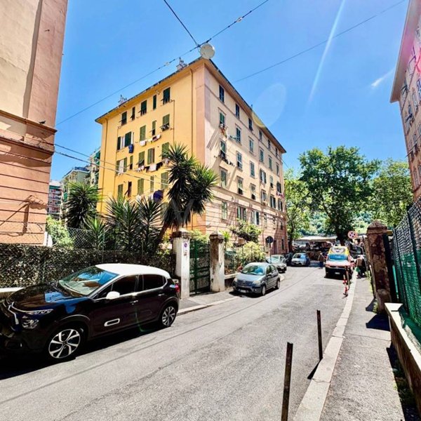 appartamento in vendita a Genova in zona Molassana