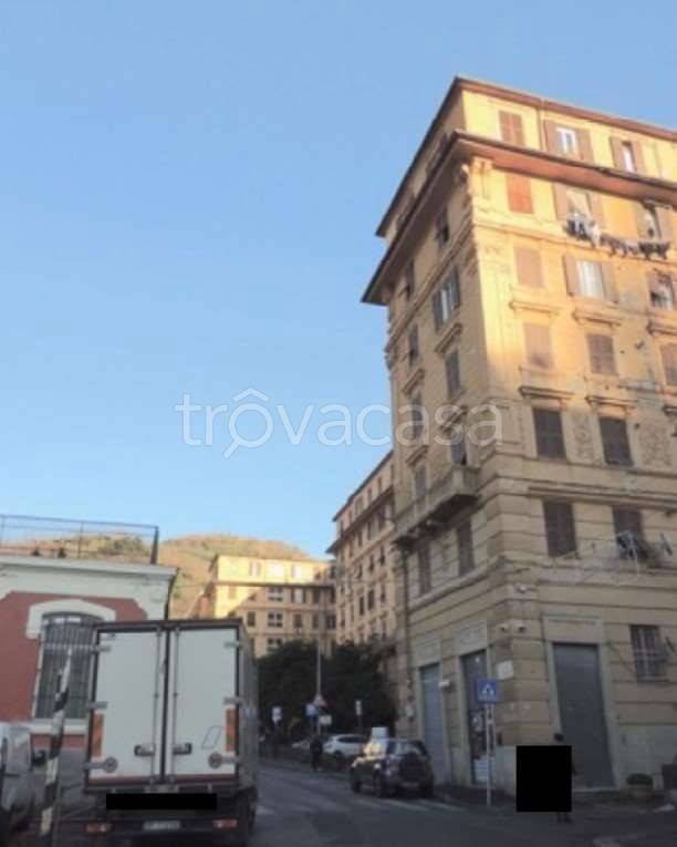 appartamento in vendita a Genova in zona Sampierdarena