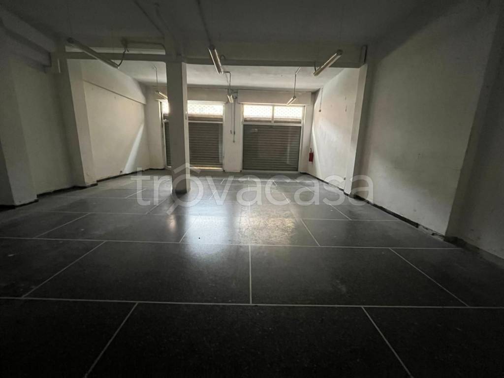negozio in vendita a Genova in zona Sturla